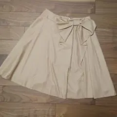 美品 anatelier アナトリエ リボンデザイン フレアスカート ベージュのサムネイル