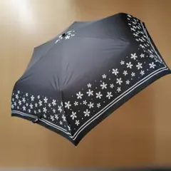 【美品】a.v.v 晴雨兼用 折りたたみ傘 花柄 ブラックのサムネイル