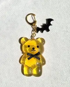 ハロウィン　吸血鬼　くま　キーホルダー　/　ハンドメイド　レジン　蝙蝠　オレンジ