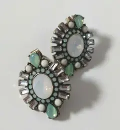 オパール風ストーン　ビジューピアス