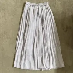 GU サテンスカート　淡い紫色　サイズS