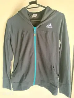 adidas ブラック　フルジップパーカー