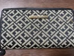TOMMY HILFIGER トミーヒルフィガー 長財布 総柄 モノグラムのサムネイル