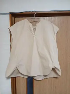 ベージュ ノースリーブ Tシャツ Mサイズ