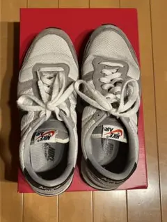 NIKE AIR スニーカー グレー ホワイトのサムネイル