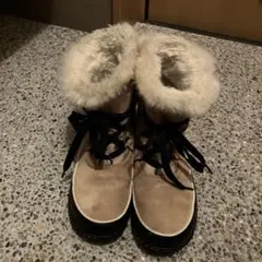 SORELベージュ スエードファー付きハイカットスノーブーツ