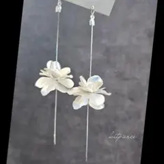 No.411 華奢とろみチェーン×マットシルバー メタル立体フラワーピアス