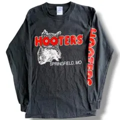 00s USA製 古着 HOOTERS フーターズ 袖ロゴ ロンT ブラックのサムネイル