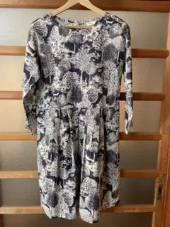 Parkes ワンピース　リバティ森の動物柄