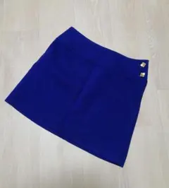 VICKY青色ミニスカート 金色のボタン付き　Мサイズのサムネイル
