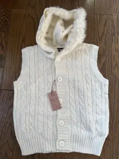 アイボリー ケーブル編み フード付きベスト 130