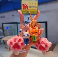 【海外限定】ズートピア　肉球アイス　マスコットキーホルダー　ニック&ジュディ