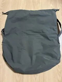 UNIQLO U ドローストリングショルダーバッグのサムネイル