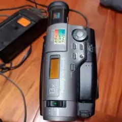 ジャンク品　SONY Handycam Video 8 CCD-TR270 本体