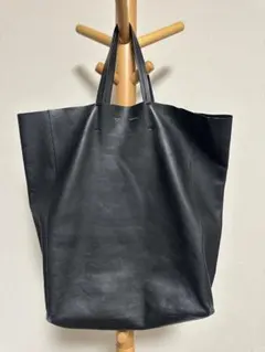 CELINE カバ　トートバッグ ブラック レザー　希少　フィービー期 CELINE カバ トートバッグ ブラック レザー 希少 フィービー期 - メルカリ