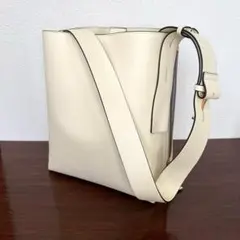 Item thumbnail for item 5a7adeb5-8312-480b-a905-b933e428055a