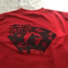 赤い武士デザインTシャツ