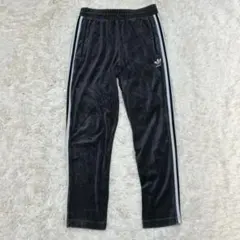 ▪️adidas トラックパンツ ダークグレー系 ベロアパンツ KD9385