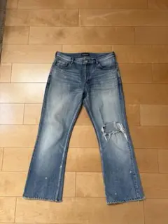 BALENCIAGA ダメージ加工 デニムパンツ　サイズ31のサムネイル