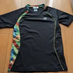 YONEX バドミントンウェア 黒/多色 Vネック