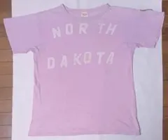 デニムダンガリー North Dakota ワッペンダメージ加工ピンクTシャツのサムネイル