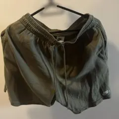 Nike オリーブグリーン ショートパンツ