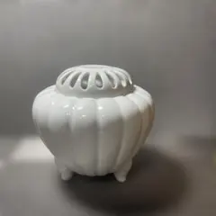有田焼 深川製 白磁 透かし香炉 合わせ箱付　 ホワイト陶器 蓋付き容器
