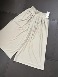 UNIQLO クレープジャージー　スカートパンツ ベージュ M