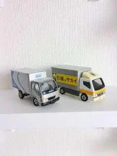 トミカ　ミニカー　引っ越しのサカイ　佐川急便　トラックセットのサムネイル