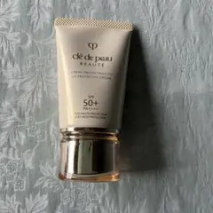 クレドポーボーテ クレームUV n 日焼け止め 中古　残量約30g