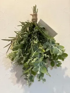 パールアカシアとグリーンのスワッグ　ドライフラワー　ユーカリ　ラベンダー