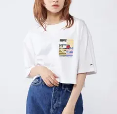TOMMY JEANS グラフィッククロップドTシャツのサムネイル