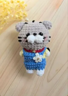 グレーのトラ風ちびねこさん＊甘えん坊なタレ目ちゃん　あみぐるみキーホルダー