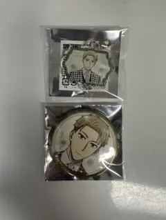 スパイファミリー　箔押し缶バッジ　つながるキーホルダー　ロイド