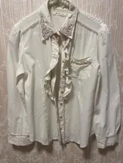 フリル付きパール装飾ホワイトシャツ♡アクシーズファム