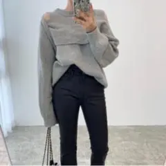 ☆新商品☆アシンメトリーニット グレー セーター 肌見せ デザイン