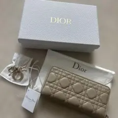 Dior ベージュ キルティング長財布