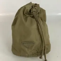 美品 PRADA 三角ロゴ ナイロン リュック 巾着型 B6677F カーキー PRADA プラダ 三角ロゴ プレート ナイロン 巾着 ポーチ カーキ - メルカリ