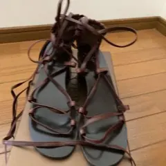 ピッピシック　レースアップサンダル