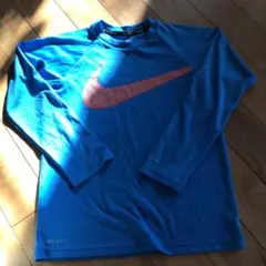 NIKE DryFit  ドライフィット　M  Tシャツ　ラッシュガード