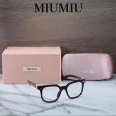 MIU MIU　サングラス　黒縁めがね　ロゴ金具　クリアレンズ　VMU06X-F MIU MIU サングラス 黒縁めがね ロゴ金具 クリアレンズ VMU06X-F