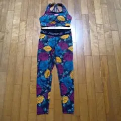 Nike フローラルプリント ジャージジャケットUESD NIKE（花柄 ・ ジャージ）のフリマアイテム一覧
