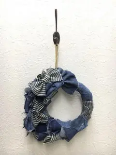 ハンドメイドS3　デニムリース　直径約１８センチ　リボン　花　ブルーカラー