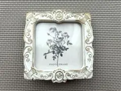 【匿名配送】スクエア型 フォトフレーム レリーフ風 スタンドタイプ