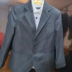 グレーのストライプ スーツ 100cm
