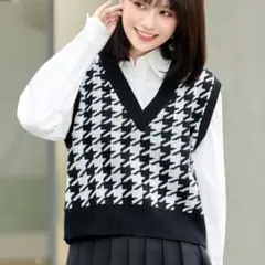 【新品】SHEIN 千鳥格子柄 セーターベスト 白黒 Vネック 韓国 Mサイズのサムネイル