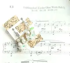 月光のロマンス　イヤリング/ピアス　アレルギー対応　ホワイト　上品　大ぶり