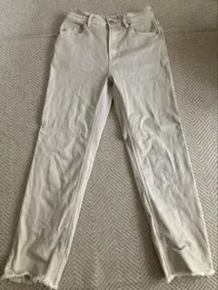 ホワイト カジュアルパンツ