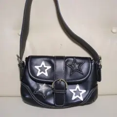 星型装飾の黒ショルダーバッグ
