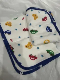 ミキハウス　クマと車柄 フリースブランケット